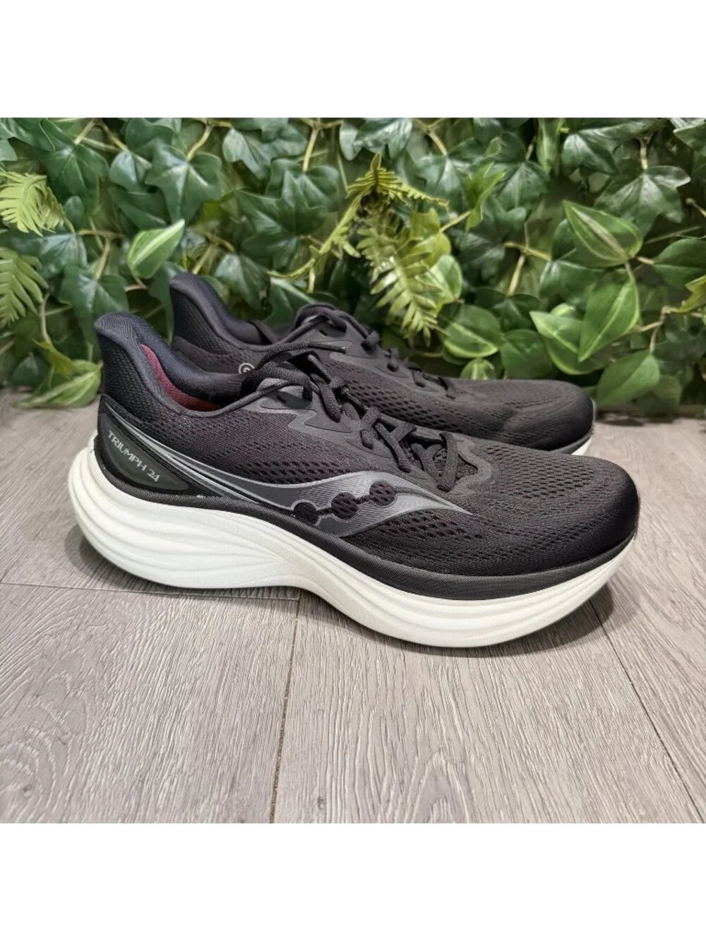 Saucony Triumph 24 Men’s Size 8.5 black/white’ Running Shoes